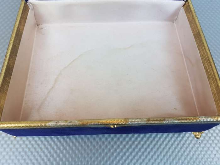 Vintage! Dorothy Gray Royal Blue Velvet Jewelry Case.