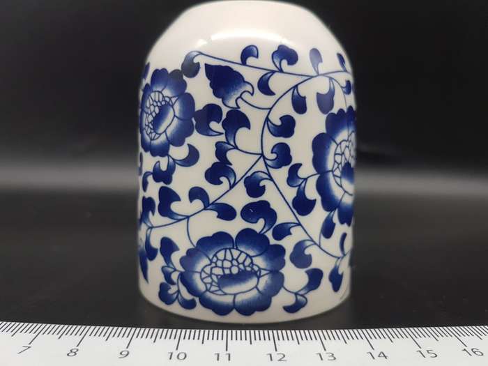 Vintage! Blue And White Retro Ceramic Chinese Tea Cup.