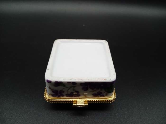 Vintage! Hand Painted Ceramic & Gold Toned Porcelain Pill /Trinket Box.