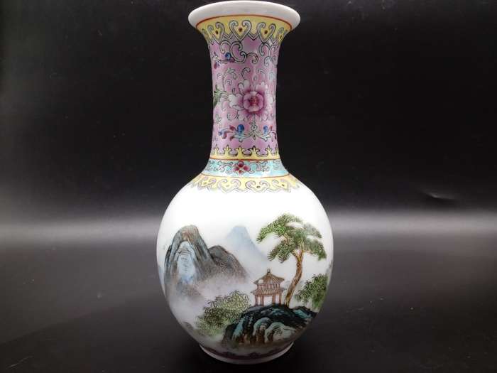 Vintage! Chinese Porcelain - Famille Rose - Detailed Lanscape - Jingsezhen Vase