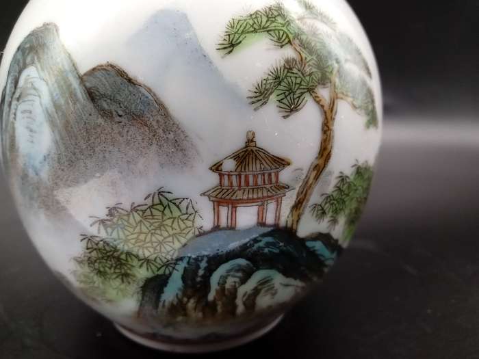 Vintage! Chinese Porcelain - Famille Rose - Detailed Lanscape - Jingsezhen Vase