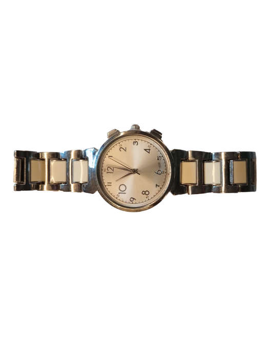 Analogue Watch Bracelet For Women-Stylish Silver Face With Smart Bracelet