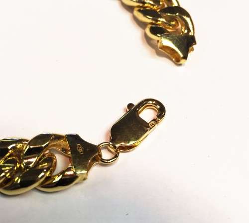 9  carat - Close knit links,Gold Concave curb gents bracelet  cm 21 long ---  mm 11.5 wide