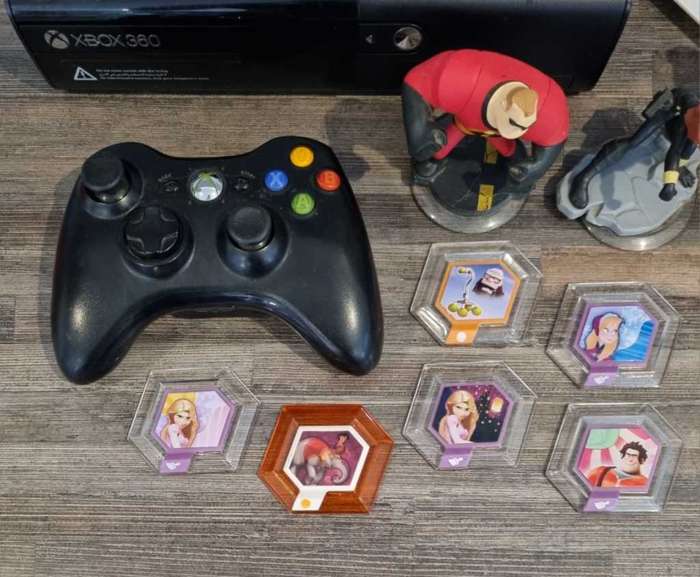 Xbox 360 4GB Console + Disney Infinity Bundle - Price Drop