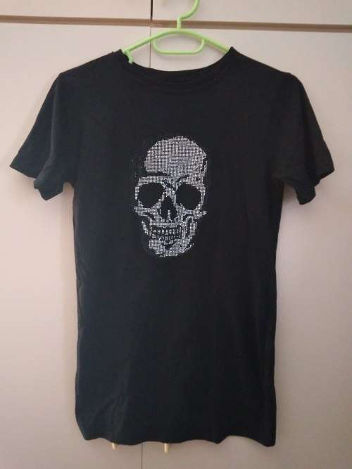 Skull t-shirt bling 13-14 yrs -Will fit size small