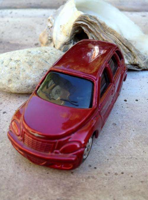 MAISTO CHRYSLER CRUISER -1:64