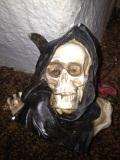 CERAMIC FIGURINE PIRATE SKULL ROSE