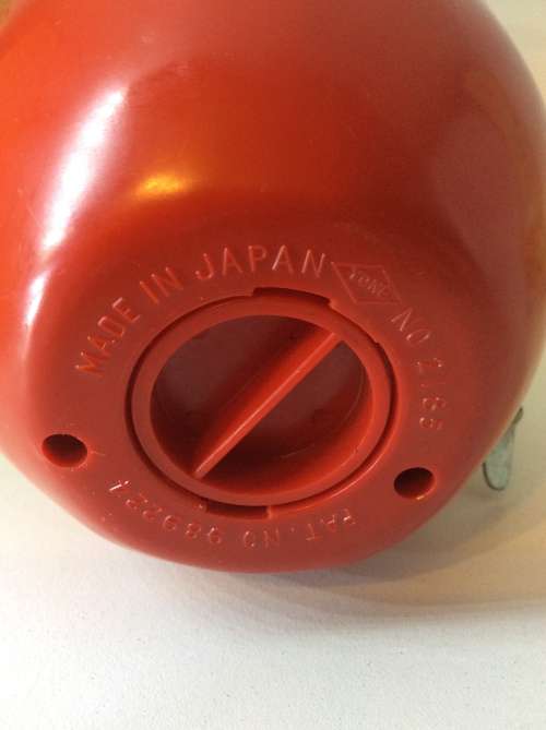 WIND UP APPLE TIN/PLASTIC LITHO BANK - 1960s - WORKS 100% - JAPAN MADE - EXTREMELY RARE -