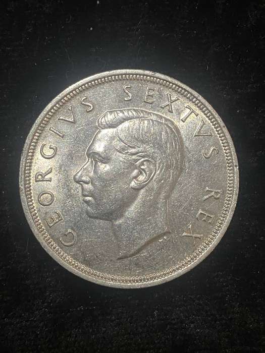 1949 5 SHILLINGS SILVER COIN - GOOD CLEAN CONDITION -
