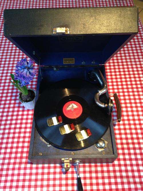 TREK 505 GRAMOPHONE PLAYER - GARRARDD 22-0 MOTOR - WORKING -