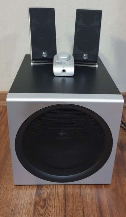 Logitech Z-2300 THX-Certified 2.1 Speaker System with Subwoofer