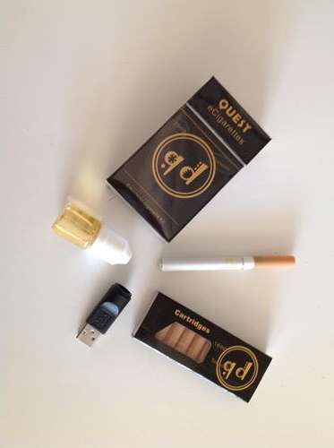 ELECTRONIC CIGARETTE STARTER KIT INC. 10 REFILLS & 1 X ELIQUID