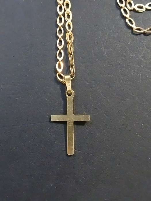 Ladies Cross Necklace and Pendant in 9CT Yellow Gold