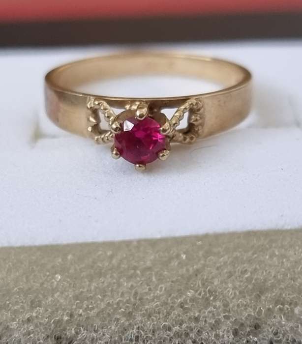 `NATURAL RUBY`/ `SOLITAIRE`9CT Gold / Hearts Engagement / Love Ring.( Genuine Gold)