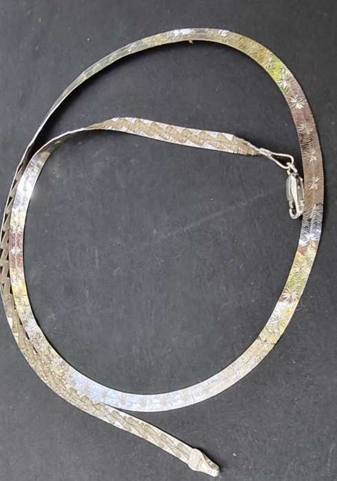 `ITALY` 9CT White Gold `SNAKE CHAIN` Necklace. ( Genuine Gold. )