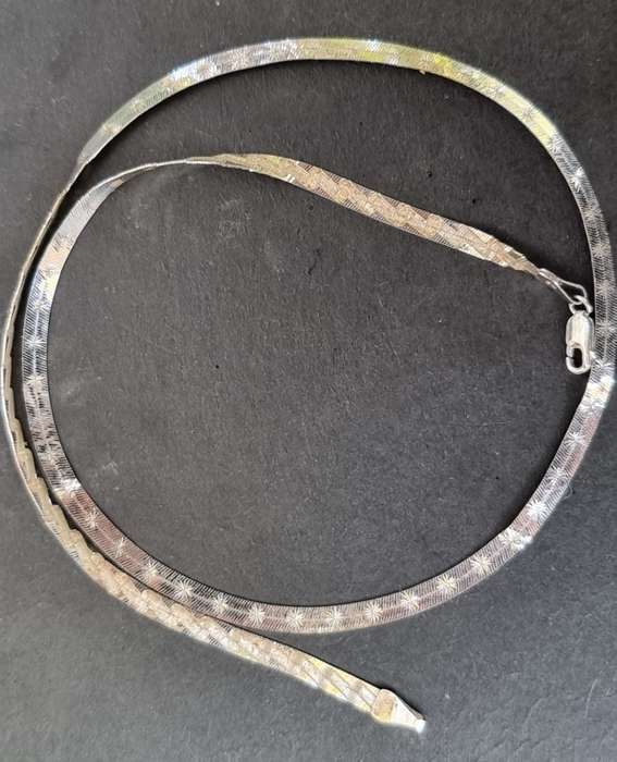`ITALY` 9CT White Gold `SNAKE CHAIN` Necklace. ( Genuine Gold. )