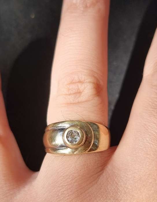 `NATURAL 0.30 CARAT DIAMOND` Set in a 9CT Gold Engagement Ring (Genuine Gold)