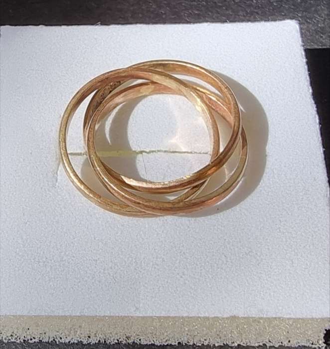 `TRINITY ROLLING` 9CT Yellow Gold `LOVE RING`. ( Genuine Gold. )