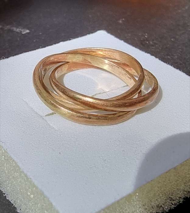 `TRINITY ROLLING` 9CT Yellow Gold `LOVE RING`. ( Genuine Gold. )