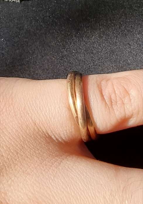 `TRINITY ROLLING` 9CT Yellow Gold `LOVE RING`. ( Genuine Gold. )