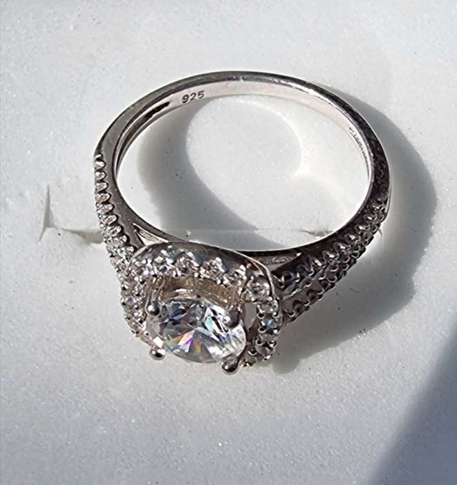 Round Cut CZ Halo 925 Sterling Silver Ring.( Genuine Silver. )