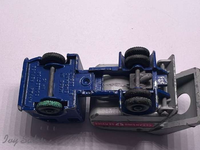 Matchbox #15 Refuse Truck