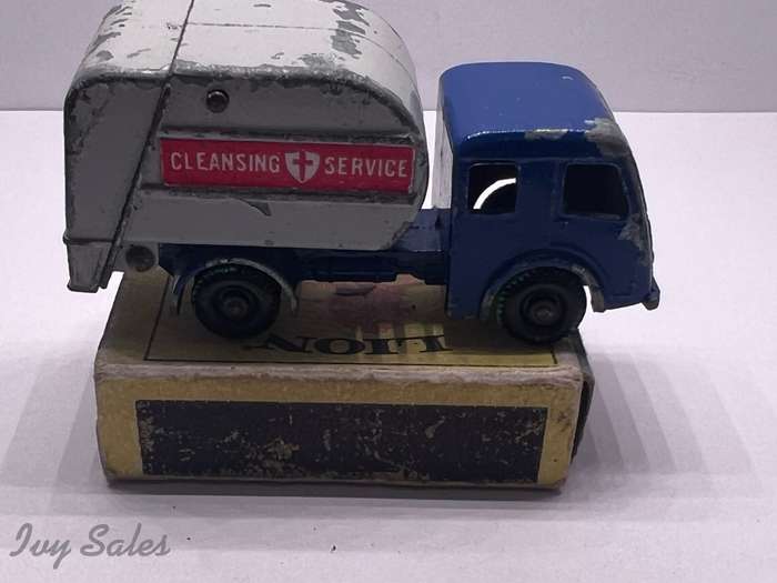 Matchbox #15 Refuse Truck