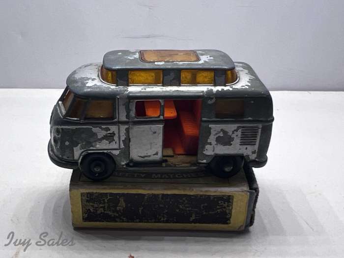 MATCHBOX #34 VOLKSWAGEN CAMPER