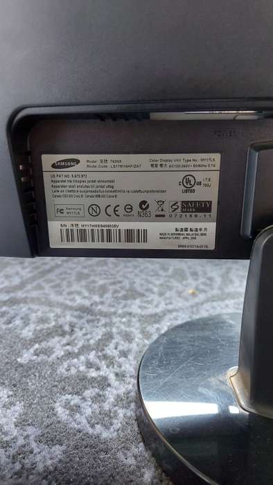 Lot of 3 Samsung SynMaster 743NX Monitors