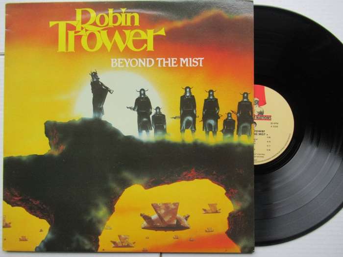 ROBIN TROWER - BEYOND THE MIST - UK VG+ /VG+