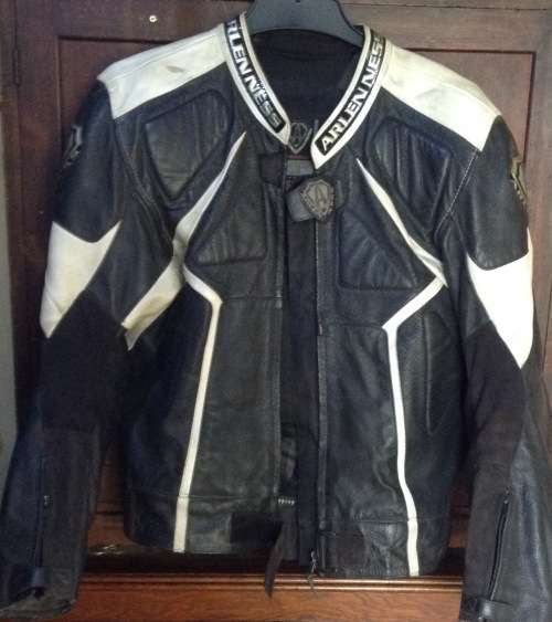 Arlen Ness jacket size 54 in well traveled condition zips fasteners good