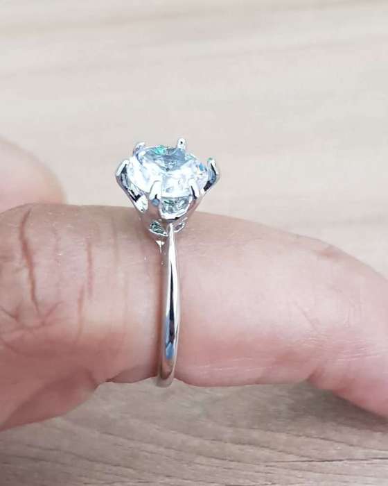 2.00Cts Classic  6 Prong Setting Silver Engagement Ring For Women