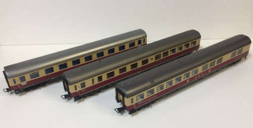 18012 Märklin Trans Europe Express Passenger coaches x 3 (AC only) - HO