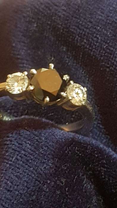 Stunning and elegant Platinum white and black diamond ring. Please read description