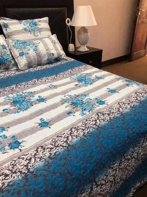 Clearance 5 Piece Quilt Set