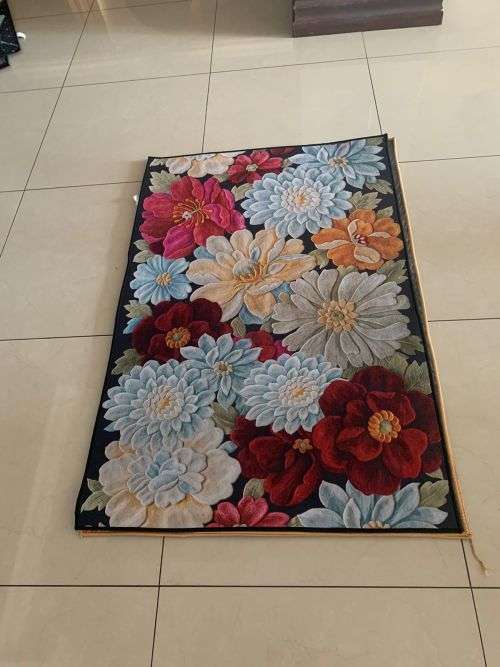 BEAUTIFUL CARPETS !!! A MUST HAVE !!