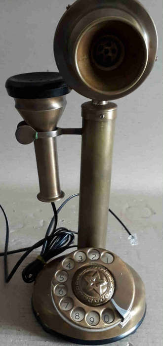 Stick telephone.