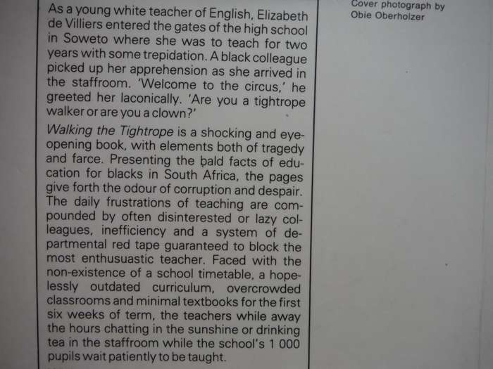 Walking the Tightrope : Recollections of a Schoolteacher in Soweto - Elizabeth de Villiers