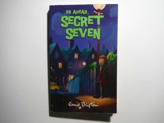 Go Ahead Secret Seven - Paperback - Enid Blyton