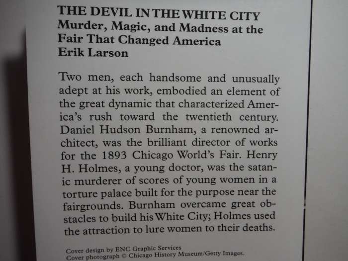 The Devil in the White City - Paperback Large Print Edition - Erik Larson
