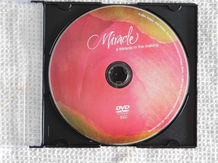 ANNE GEDDES & CELION DION - Miracle ( Book + DVD)