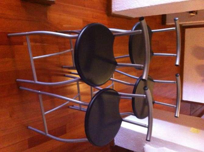4 Bar stools