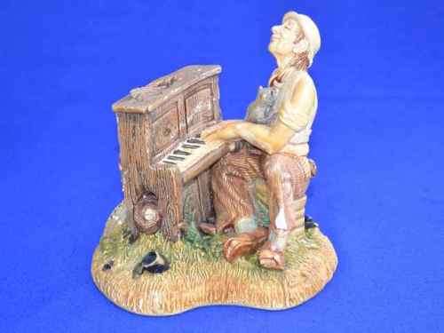 Naturecraft  England "Grand Finale" Figure
