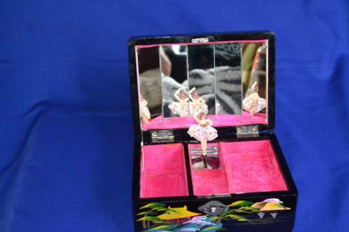 Vintage Black Lacquer Japanese Musical Jewellery Box