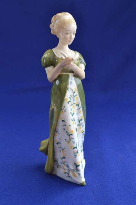 Royal Doulton Figurine Veneta HN2722