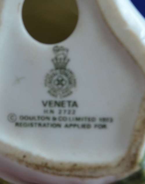 Royal Doulton Figurine Veneta HN2722