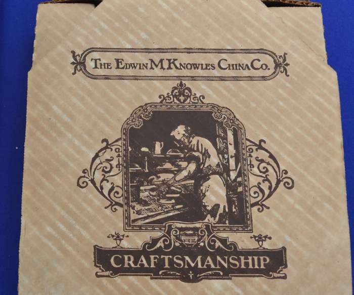 Knowles Vintage Porcelain Collectors Plate 1985 `Bonnie and Rhett` with COA and Box