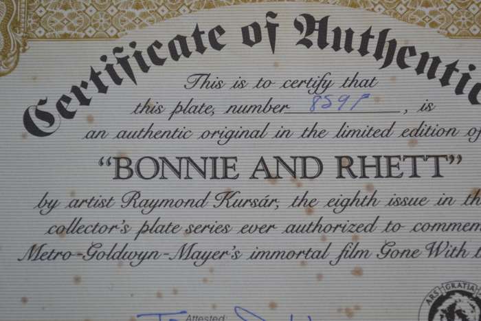 Knowles Vintage Porcelain Collectors Plate 1985 `Bonnie and Rhett` with COA and Box