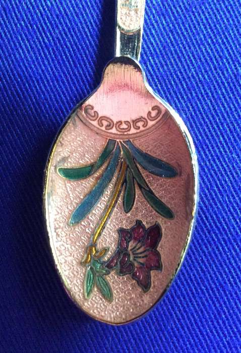 Gilt collectible spoons, Hong Kong and Singapore x 3