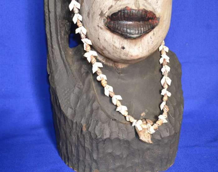 Vintage Hand Carved Wooden Bust - Makhuwa (Makua) Woman
